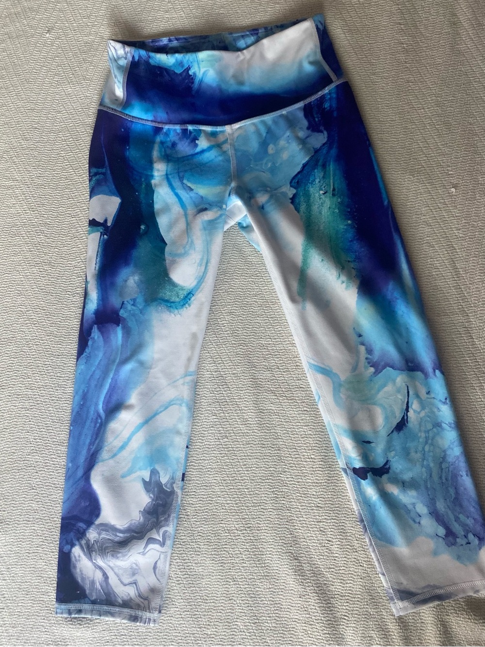 Athleta Blue Marble Print 3/4 Length Leggings size XS
